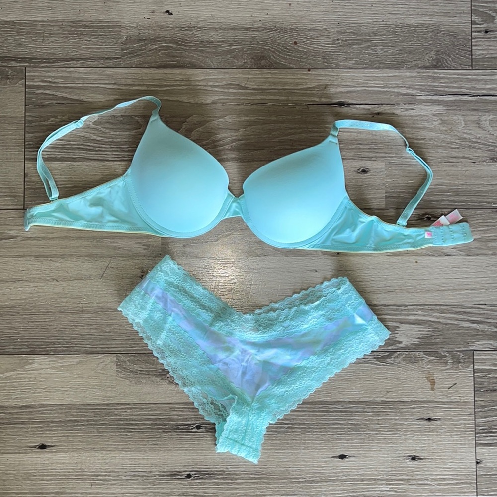 NWT Victoria’s Secret mint green bra and panty set